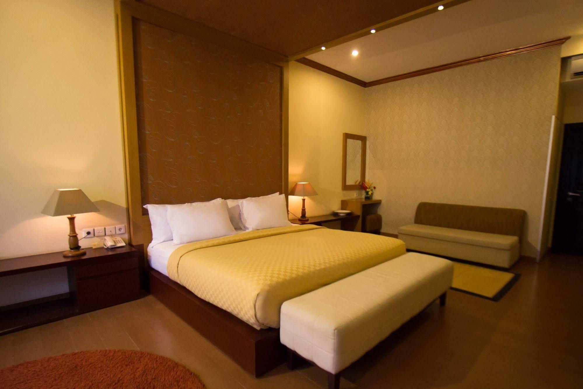 Natya Hotel Tanah Lot Selemadeg Exteriör bild