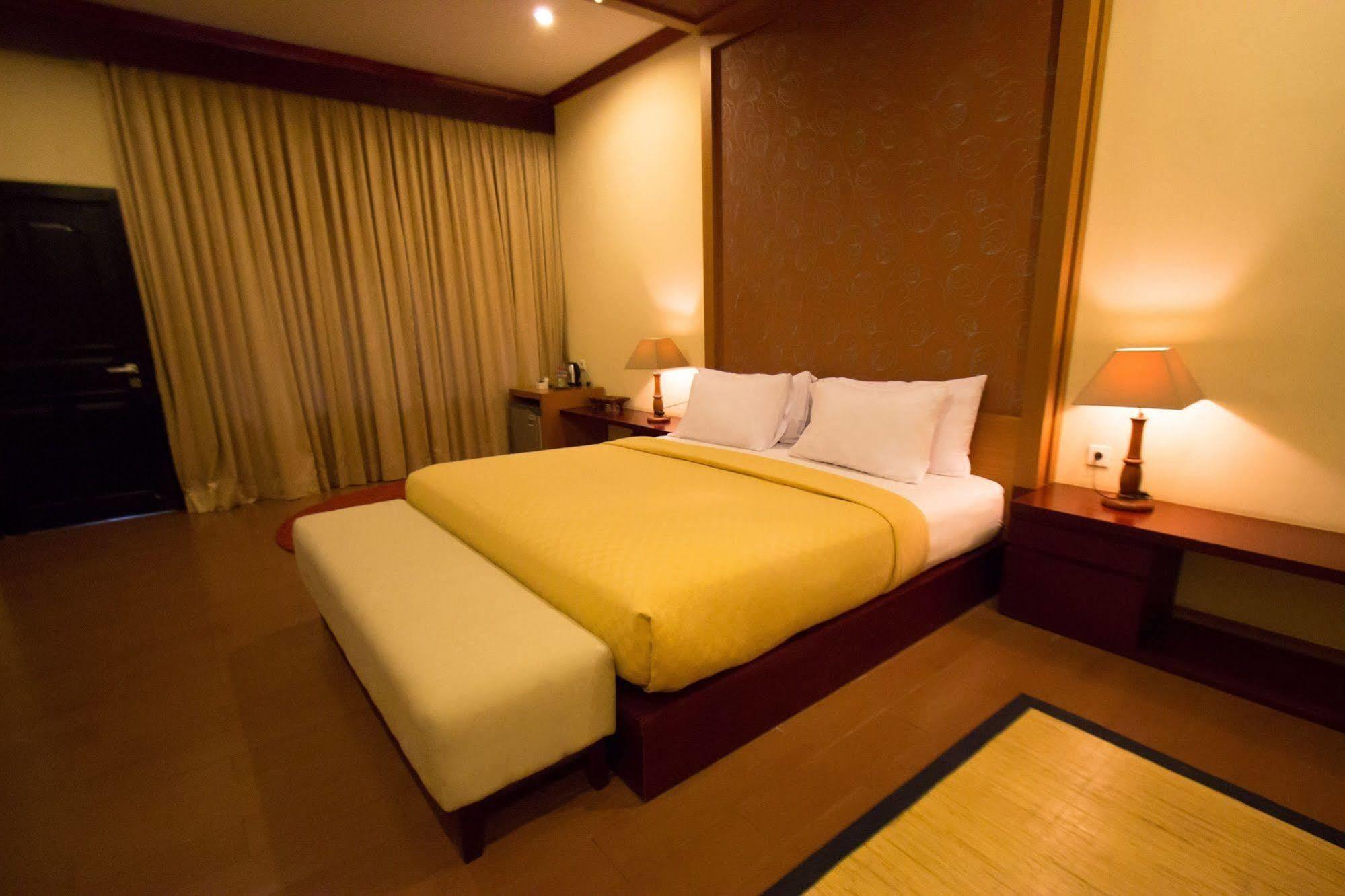 Natya Hotel Tanah Lot Selemadeg Exteriör bild